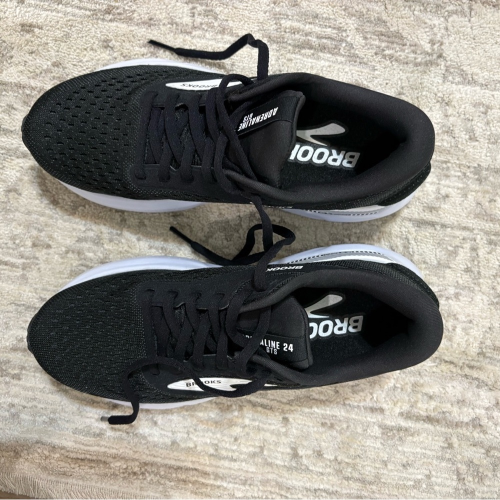 Brooks GT24 adrenaline Womens sz 6.5 Running Shoes in Black and White worn once - Picture 9 of 11